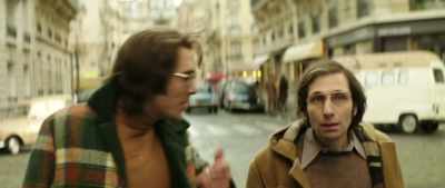 The big teeth, for example, a small woman is good. - Mr & Mme Adelman