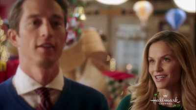 The biggest and best
holiday block party - Sharing Christmas