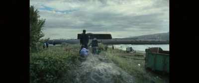 - The boat... is going!
- Hurry uuuuuup! - The Command