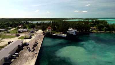 The boat that we were waiting
for has finally arrived, - Island of Bryan
