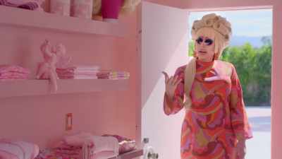 The body language... your shoulders
are all hiked up, - Trixie Motel