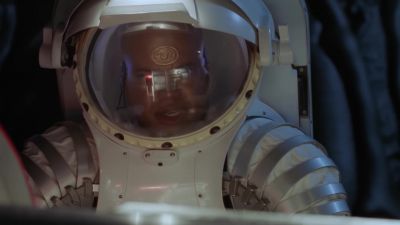The bomb has yet to be deactivated. - Stargate SG-1