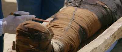 The bottom half isn't
as badly affected, but it's good linen. - Secrets of the Saqqara Tomb