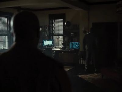 The box isn't safe here. - Zack Snyder's Justice League