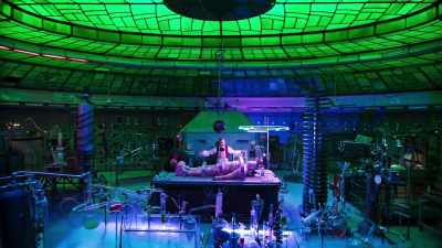 The brain of a super
genius transplanted - The Munsters