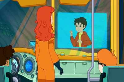 The bus is making its final approach.
Carlos, prepare nostril for entry. Over. - The Magic School Bus Rides Again
