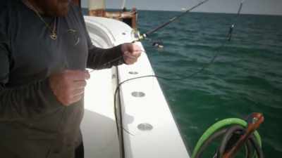 The cable, this plastic
coated cable, - Deadliest Catch: Bloodline