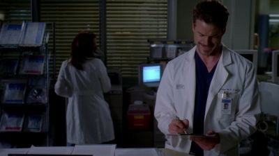 The cafeteria is pandemonium. - Grey's Anatomy