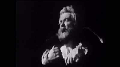 The camera pulls out and lightning
and that expressionism again. - The Eyes of Orson Welles