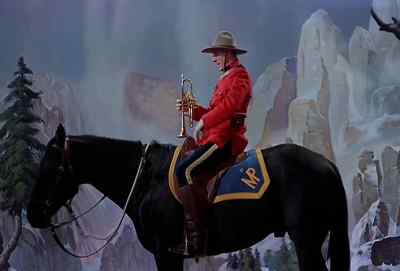 The Canada Dry Mounties
are on the air. - The Five Pennies
