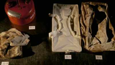 The canvas bag turned
out to be a laundry - Casey Anthony: An American Murder Mystery