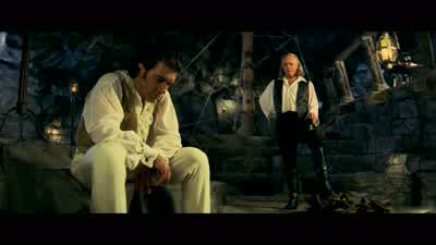 The carriage windows were all covered. - The Mask of Zorro