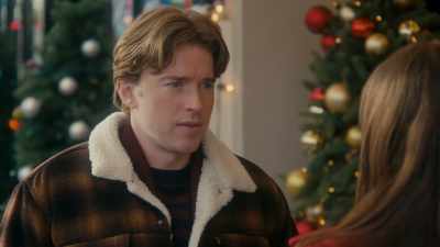 The cast is going to celebrate,
but I'd rather hang - A '90s Christmas