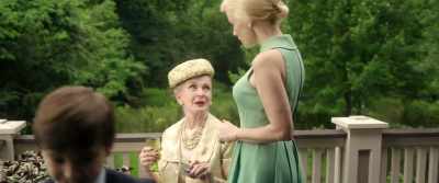 The champagne, uh,
perks up the old ticker. - Mothers' Instinct
