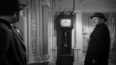 The clock.
- What about it? - Ivy