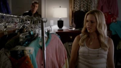 The colors, the fabric, - The Vampire Diaries