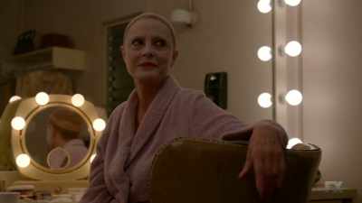 The cookie
that's playing the neighbor. - FEUD