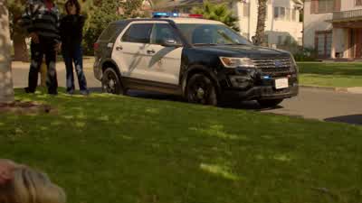 The cops don't need to be here. - 9-1-1