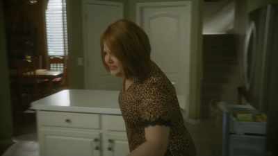 The counters, they're so clean. - A Christmas Karen
