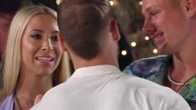 The couple we unfortunately
will be sending home tonight is... - Love Island Australia