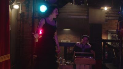 The curtain's stuck. - The Marvelous Mrs. Maisel