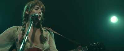♪ The days were wide open ♪ - Daisy Jones & the Six