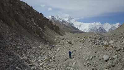 The decision not to take
a harness with me - Kilian Jornet, Path to Everest