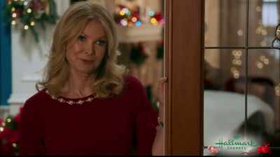 The difference is, here you'd
have us to help you with Ava. - Christmas at Dollywood