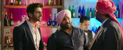 The DJ is blasting his speakers - Sonu Ke Titu Ki Sweety