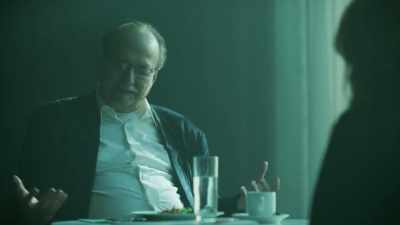 The doctor doesn't have time to think about what he does. - Inside the Mind of a Con Artist
