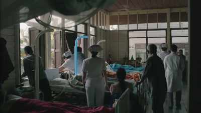 The doctors close the shutters - The Story of Film: A New Generation