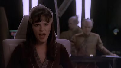 The Drakh mothership
is heading for the jumpgate. - Babylon 5