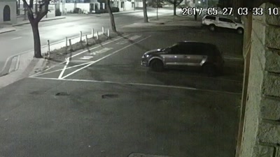The driver seat window
was slightly open. - Killers: Caught on Camera