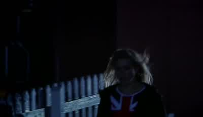 The effect's becoming airborne, accelerating. - Doctor Who