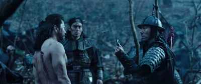 The enemy line is close. If we attack-- - The Pirates: The Last Royal Treasure