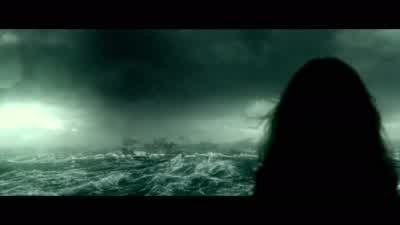 THE ENEMY'S TACTICS ARE CREATIVE. - 300: Rise of an Empire