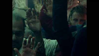 The Entertainer - Hijacked: Flight 73