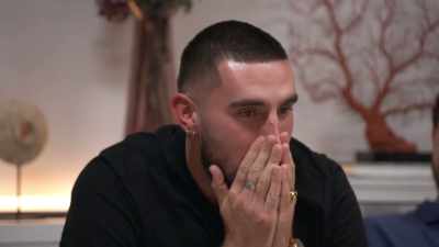 The fact that Rose decided
to kiss Simon - Love Trip: Paris