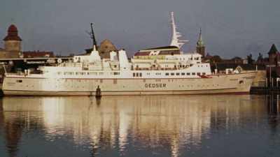 The ferry boat was about to
set sail. - Missile from the East