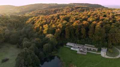 The Find took its architect-owner
two years to plan, - Extraordinary Escapes with Sandi Toksvig