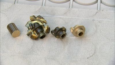 THE FITTING NOW
HAS ITS BASIC SHAPE. - How It's Made