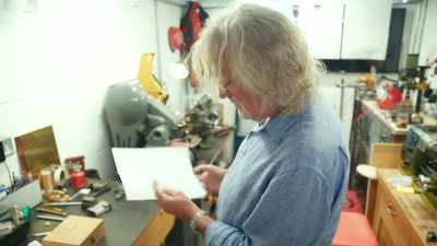 The flange will be
trapped by the cap when
it goes back onto the toothpaste, - James May and the Dull Men