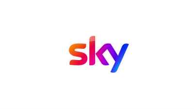 The following programme contains
strong language and violent scenes. - Sweetpea