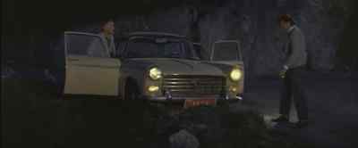 - The front axle's gone, all right.
- Good Lord. - The Comedians