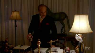 The front office tells me
that you're behind schedule, - FEUD