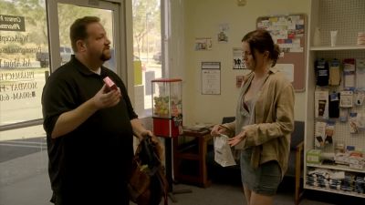 The fuck's going on?
That's not mine. - Bosch