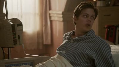 - The full moon.
- It's tonight. - Hemlock Grove