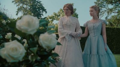 The gardeners have planted white roses - Alice in Wonderland