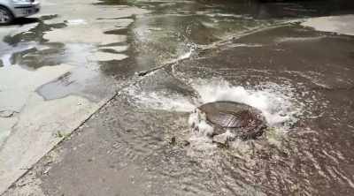 The gate is actually just
to control the amount of flow - Sewer Divers