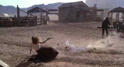 - The girl's trying to kill me!
- Annie! - Cattle Annie and Little Britches